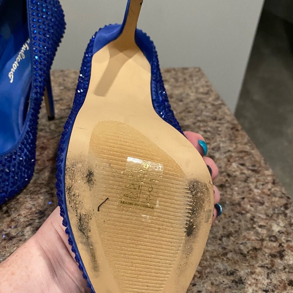 Blue rhinestone shoes size 9 only tried on inside never worn! - Picture 3 of 4